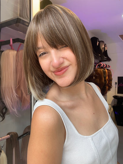 Corte Bob iluminada - Mistik’s LC8027-1